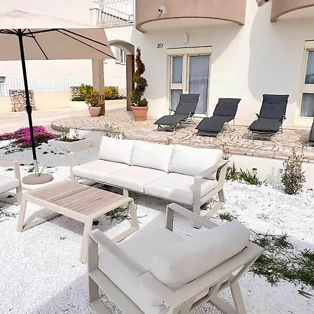 Apartmán Luxury Villa, *
